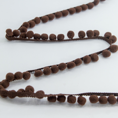 Тесьма с помпонами, диаметр 10 мм, цвет коричневый. Арт PA-18-col.702