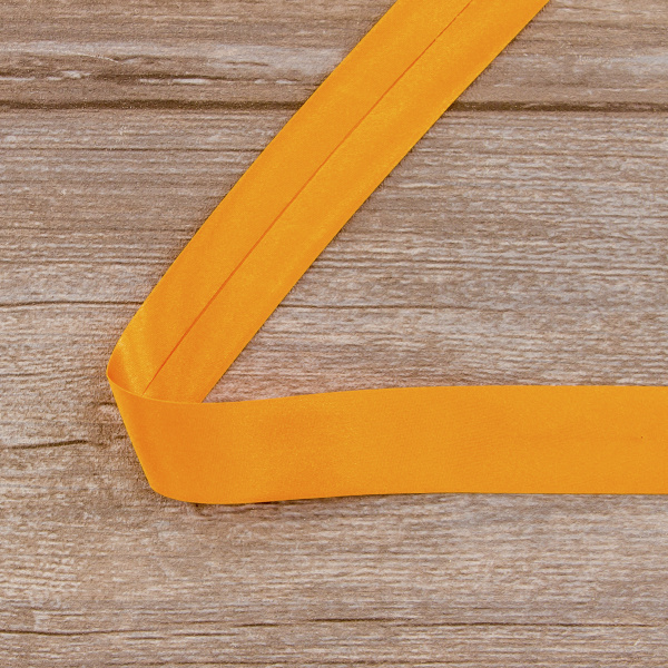 Косая бейка атласная 30 мм, 25 м, цвет 81, облепиховый. Арт 6260-30мм-81            