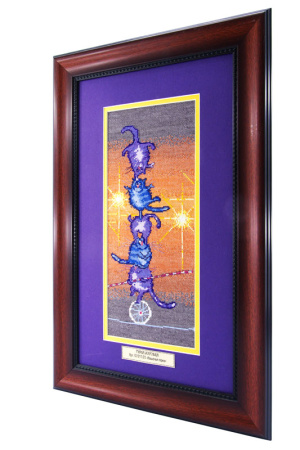 Вышитая картина "Кошачья горка". Арт Модель 07.011.03