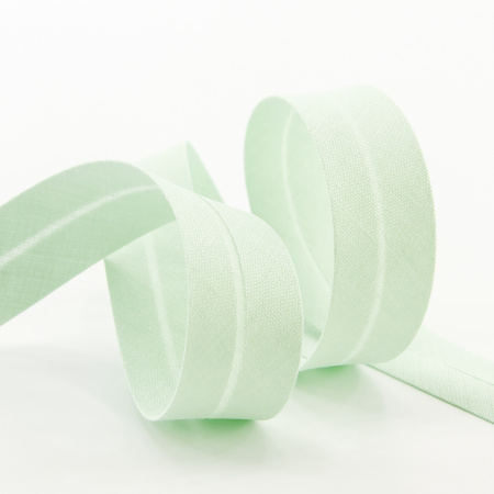 Косая бейка хлопок/полиэстер 20 мм, 25 м, цвет 35, зеленый светлый. Арт 6120-20мм-35            