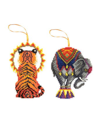 Набор для вышивания на пластиковой канве "Шапито". Арт 23.001.13