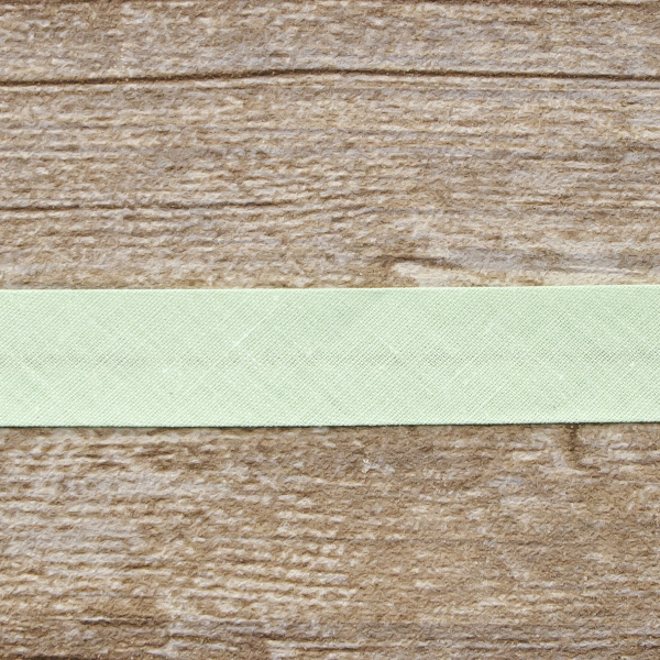 Косая бейка хлопок/полиэстер 20 мм, 25 м, цвет 35, зеленый светлый. Арт 6120-20мм-35            