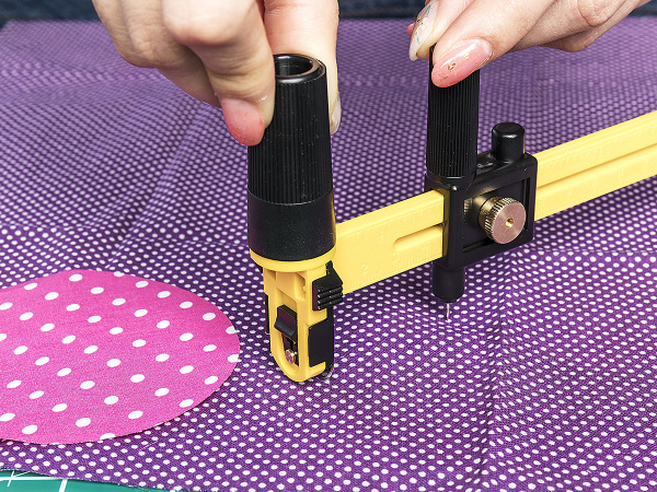 Нож-циркуль  для вырезания окружностей. Арт ER4108