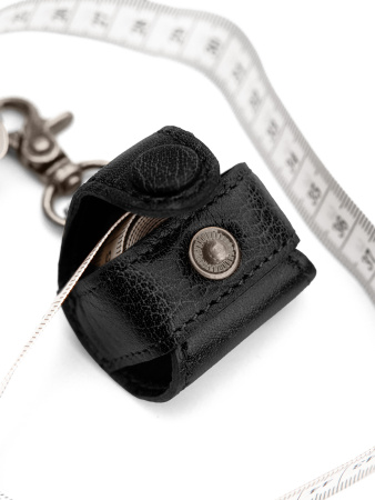 Чехол для сантиметровой ленты "Malmö hook" Black. Арт QB-4708/Black