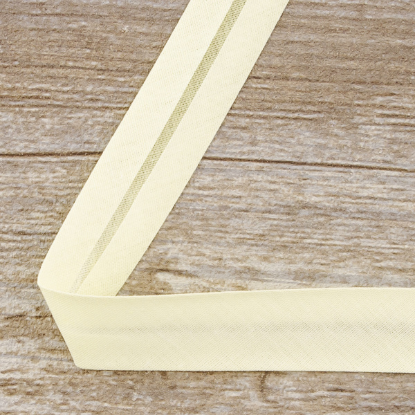 Косая бейка хлопок/полиэстер 20 мм, 25 м, цвет 10, шампань. Арт 6120-20мм-10            