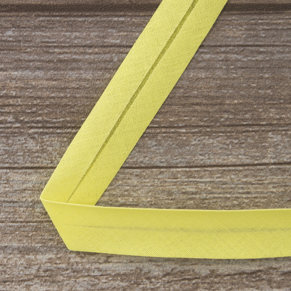 Косая бейка хлопок/полиэстер 20 мм, 25 м, цвет 109, лимонный. Арт 6120-20мм-109           