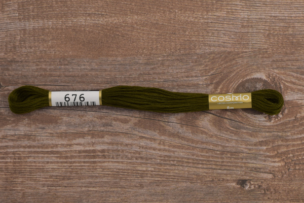 Мулине COSMO однотонный цвет  676   . Арт 25-6/676