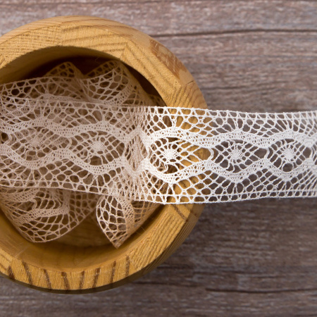 Мерсеризованное хлопковое кружево, 28 мм, цвет белый. Арт 2228/01