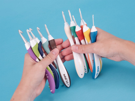 Крючок, вязальный с эргономичной пластиковой ручкой addiSwing №3,5, 16 см. Арт 140-7/3.5-16