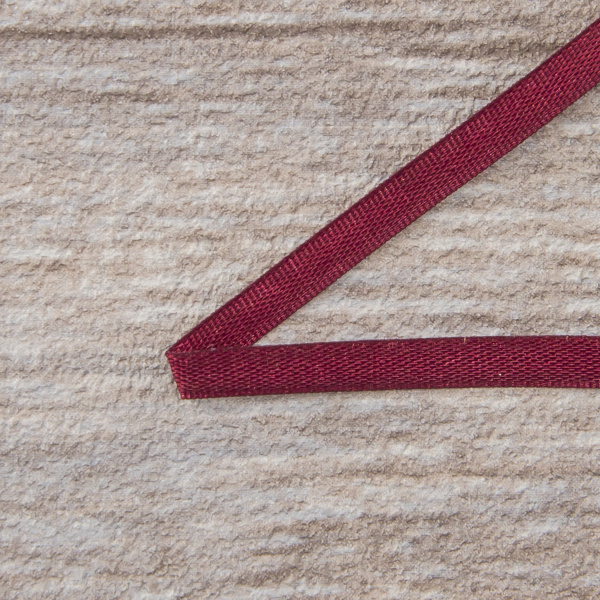 Лента для вышивания SAFISA на блистере, 4 мм, 5 м, цвет 30, бордо. Арт P111-4мм-30             