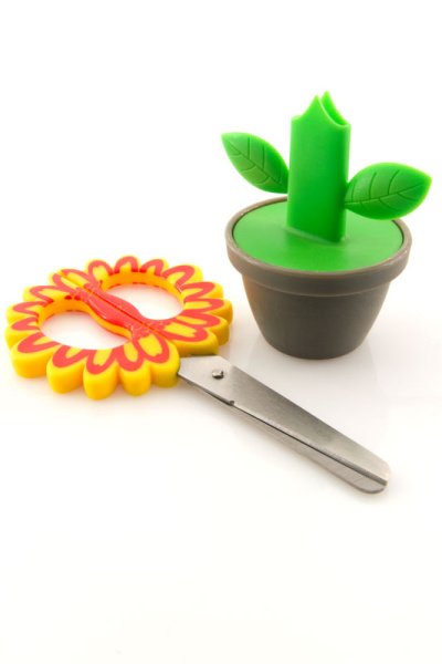 Ножницы 15 см "Цветочный горшок", 3 цвета,  9 шт. в картонном прикассовом стенде. Арт B4833