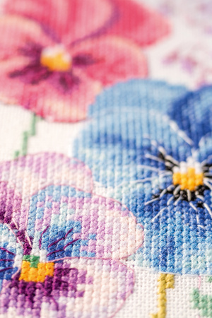 Набор для вышивания "Анютины глазки и травы" . Арт PN-0201936