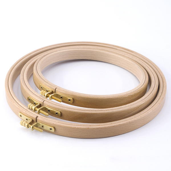 Пяльцы круглые с замком, высота обода 18 мм, диаметр 21,5 см. Арт 209-6                   