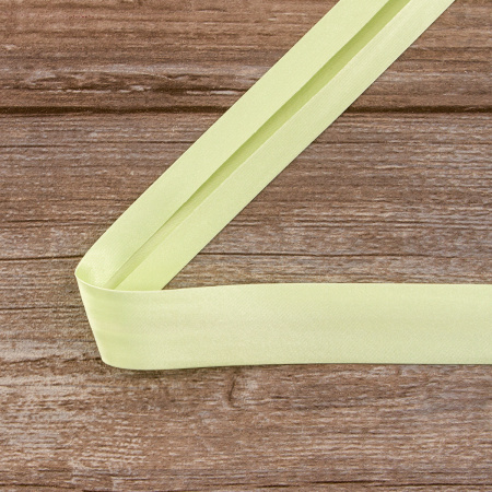 Косая бейка атласная 30 мм, 25 м, цвет 11, светлый пастельно-зеленый. Арт 6260-30мм-11            