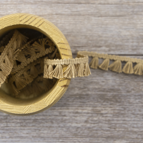 Тесьма декоративная, 16 мм, с бахромой, цвет бежевый. Арт 2204/27