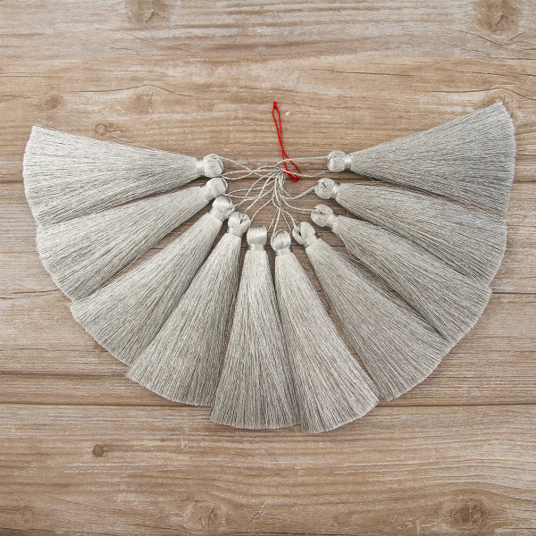 Кисть декоративная на шнуре, длина 150 мм, цвет серебряный. Арт KYL - 04-col.Silver