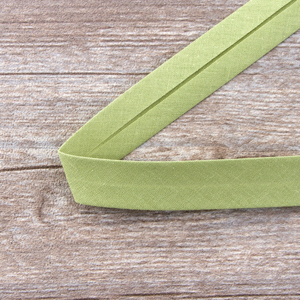 Косая бейка хлопок/полиэстер 20 мм, 25 м, цвет 123, светло-оливковый. Арт 6120-20мм-123           