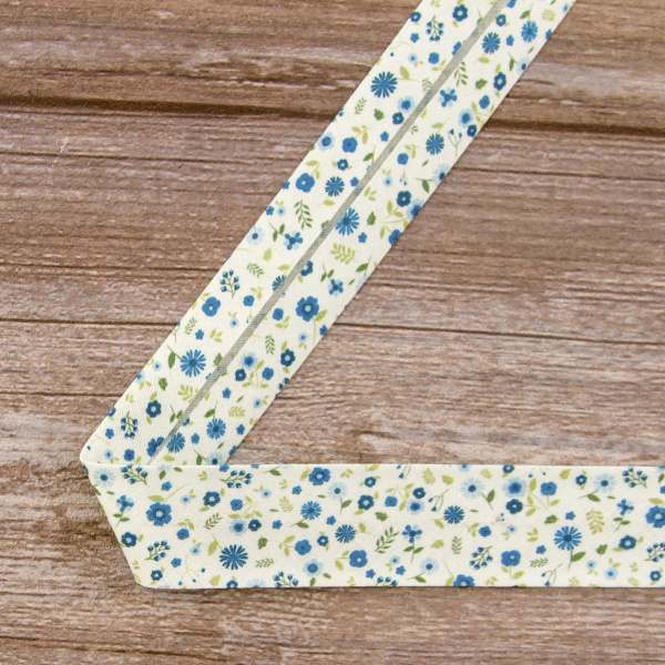 Косая бейка с рисунком SAFISA, арт.6626, 30 мм, 20 м, цвет 02. Арт 6626-30мм-02