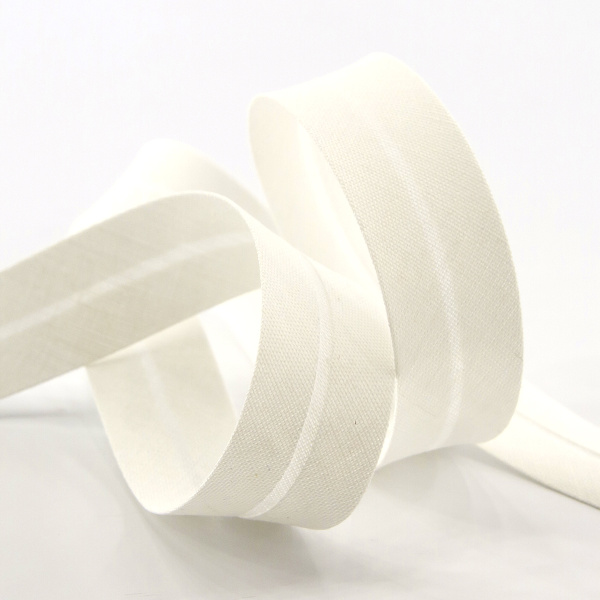 Косая бейка хлопок/полиэстер 20 мм, 25 м, цвет 03, молочный. Арт 6120-20мм-03            