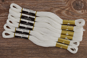 Мулине COSMO однотонный цвет  100       . Арт 25-6/100       