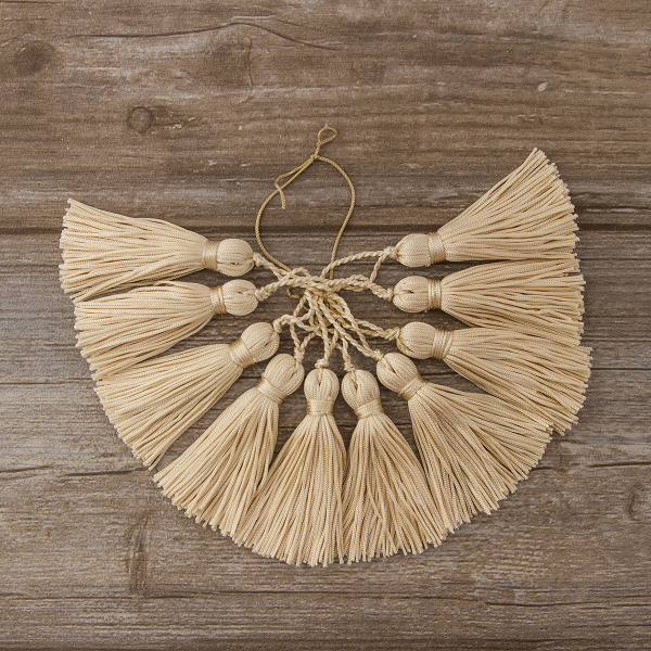 Кисть декоративная на шнуре, длина 70 мм, цвет абрикосовый. Арт KY - 02-col.PE - 2