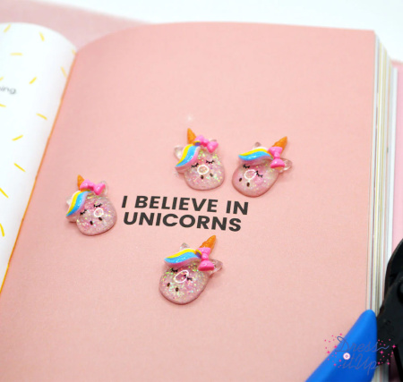 Набор пуговиц и/или декоративных элементов "Принцесы-единорожки". Арт 12207