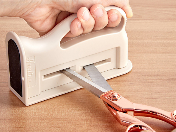 Точилка для ножниц, 10 шт. в картонном прикассовом стенде. Арт 4924