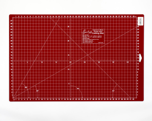 Набор для пэчворка: мат двусторонний 43 х 28 см/17" x 11", линейка 12'' х 6 1/2', нож ролевый 45 мм. Арт ER4103             