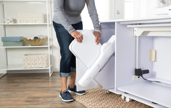 Стол раскладной EMBROIDERY CENTER с увеличенной платформой для вышивальных машин. Арт KLA.EC-W001