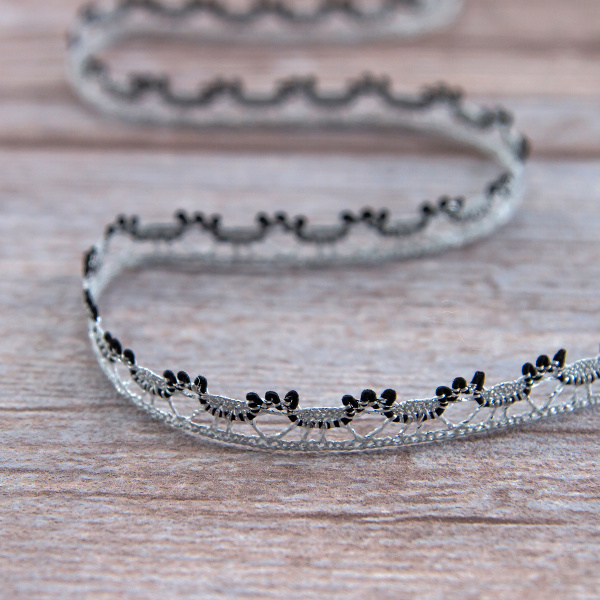 Мерсеризованное хлопковое кружево, 10 мм, цвет серебристый с черным. Арт 3480/G2                 