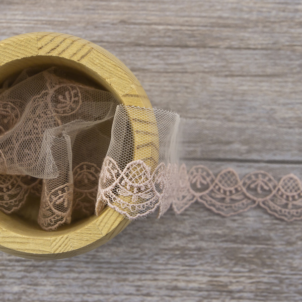 Вышивка на тюле, 36 мм, цвет розовый. Арт I644/F3