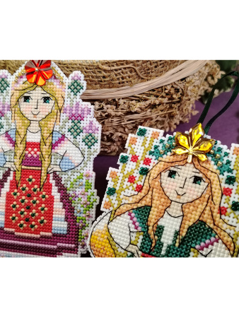 Набор для вышивания на пластиковой канве "Девы лета и осени". Арт 23.001.10