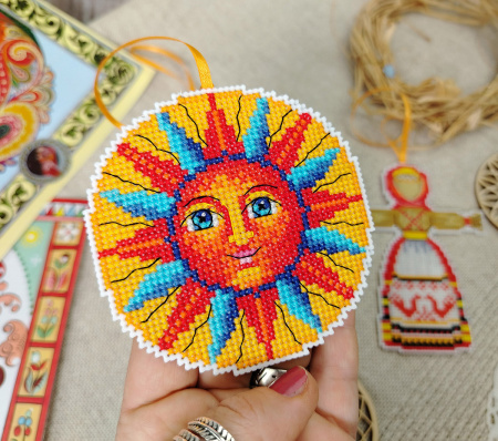 Набор для вышивания на пластиковой канве "Встреча весны". Арт 23.001.05