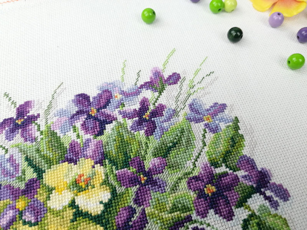 Набор для вышивания  "Калужница и фиалки". Арт 04.005.25