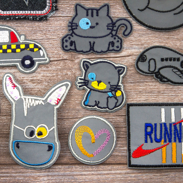 Набор термоаппликаций светоотражающих, 100 штук. Арт 47-1                     