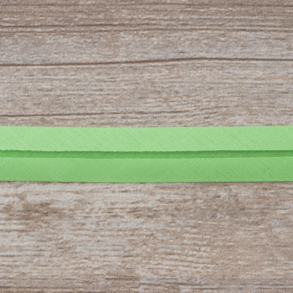 Косая бейка хлопок/полиэстер 20 мм, 25 м, цвет 128, салатовый. Арт 6120-20мм-128           