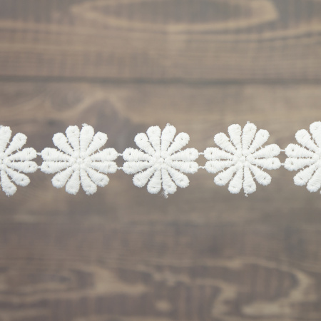 Кружево гипюр, 28 мм, цвет молочный, 100% полиэстер, 3,5 м. Арт G-4988.112