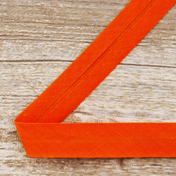 Косая бейка хлопок/полиэстер 20 мм, 25 м, цвет 61, алый. Арт 6120-20мм-61            