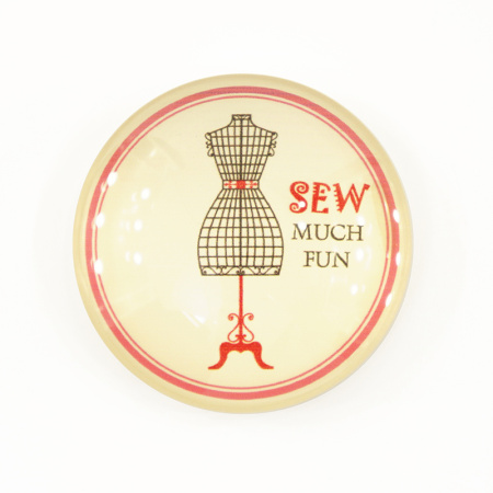 Набор магнитов стеклянных с изображением швейных сюжетов. Арт N4367/1