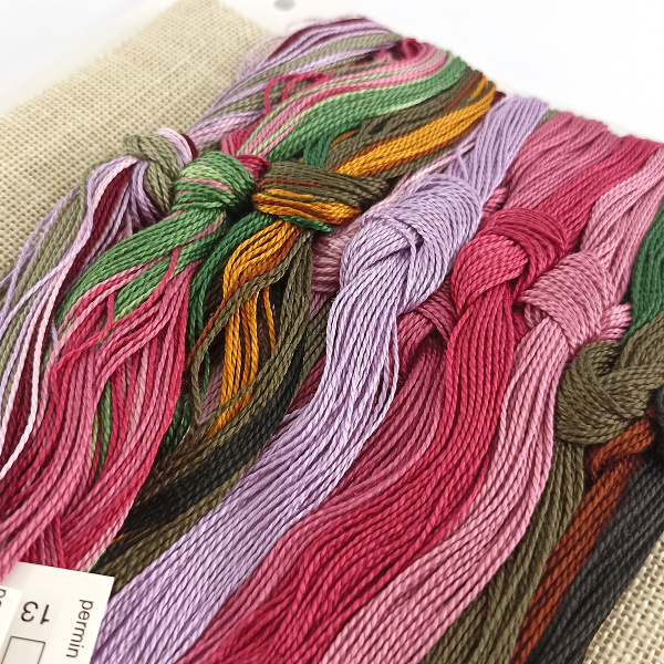 Набор для вышивания подушки "Маргаритки". Арт 83-8109