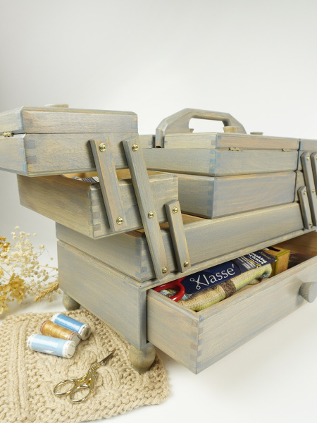 Шкатулка для рукоделия, бук, 4 этажа, античный серый. Арт 31/208/9                