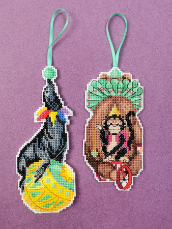 Набор для вышивания на пластиковой канве "Циркачи". Арт 23.001.12