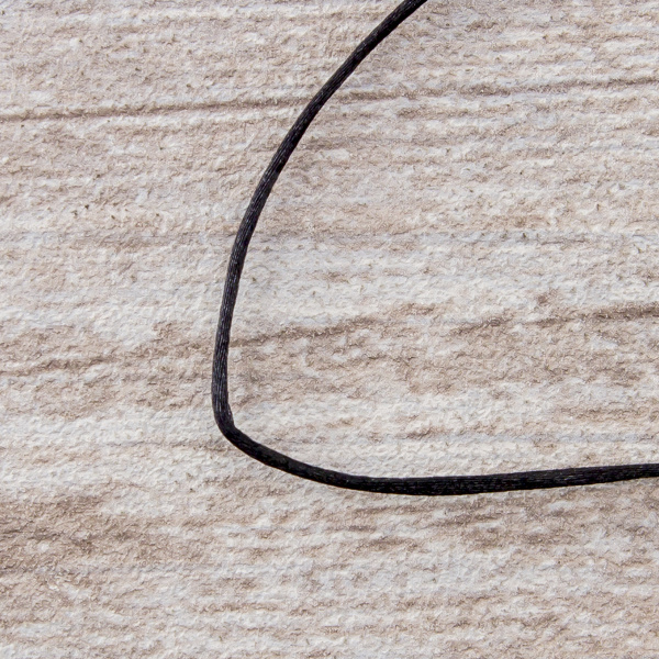 Шнур атласный мини-рулон, 1,5 мм, 4,5 м, цвет 01, черный. Арт P00470-1,5мм-01         