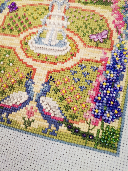 Набор для вышивания  "Сад  с  павлинами". Арт 13.003.68