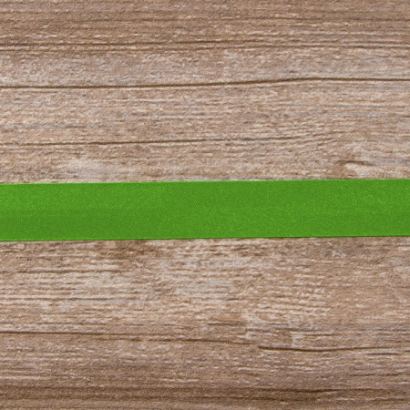 Косая бейка атласная 20 мм, 25 м, цвет 62, майская зелень. Арт 6260-20мм-62            