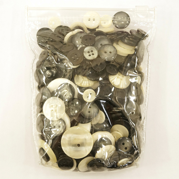 Пуговицы Hemline, ч/б ассорти, 180 г. Арт 04.HBB101.04