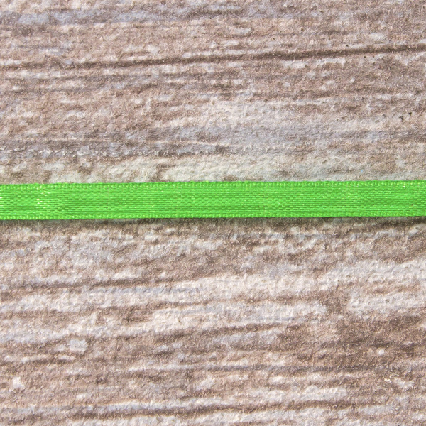 Лента для вышивания SAFISA на блистере, 4 мм, 5 м, цвет 62, майская зелень. Арт P111-4мм-62             