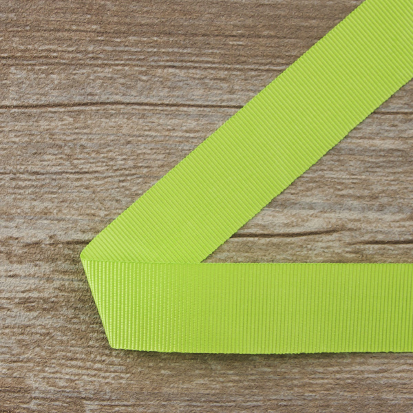 Лента репсовая SAFISA, 25 мм, 25 м, цвет 73 желто-зеленый. Арт 350-25мм-73