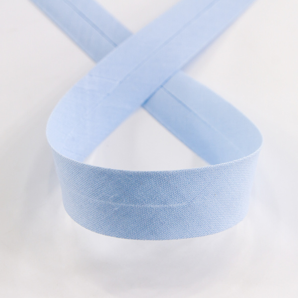 Косая бейка хлопок/полиэстер 20 мм, 25 м, цвет 04, светло-голубой. Арт 6120-20мм-04            