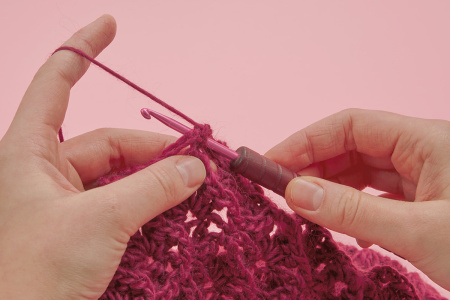 Крючок, вязальный с ручкой из древесины Амарант addiUnicorn Purpleheart №3,5 16. Арт 597-2/3.5-16